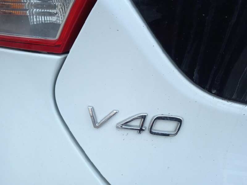 volvo v40 del año 2013