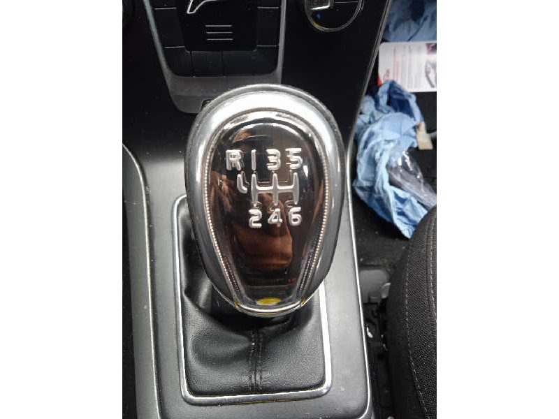 volvo v40 del año 2013