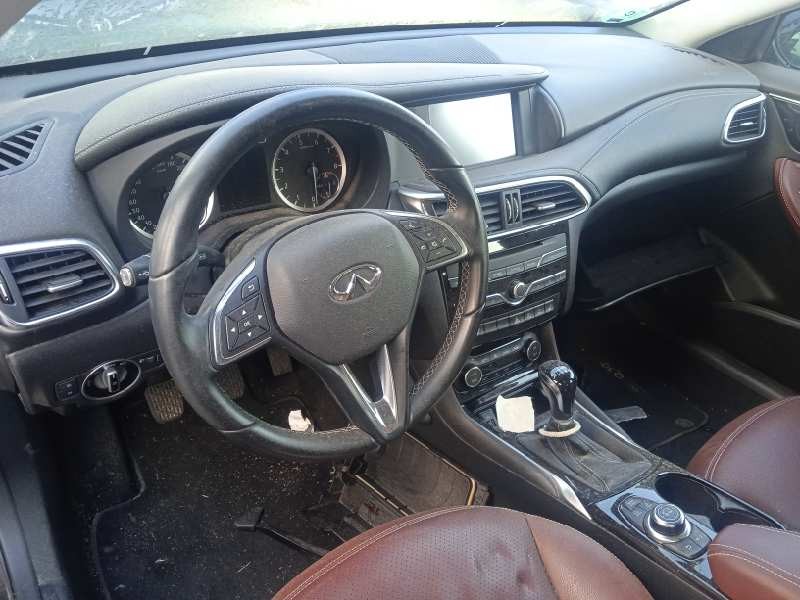 infiniti q30 del año 2016