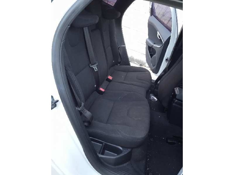 volvo v40 del año 2013