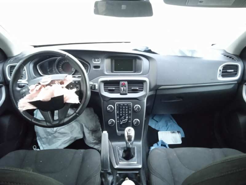 volvo v40 del año 2013