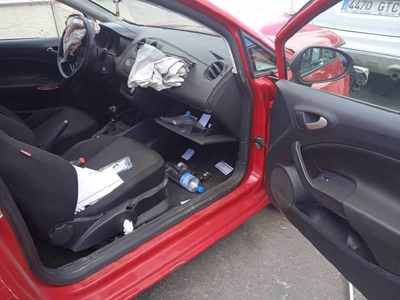 seat ibiza (6j5) del año 2010