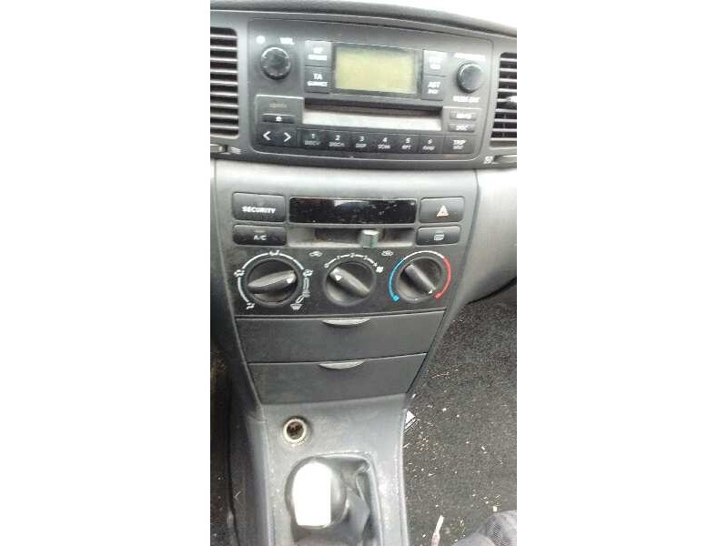 toyota corolla (e12) del año 2003