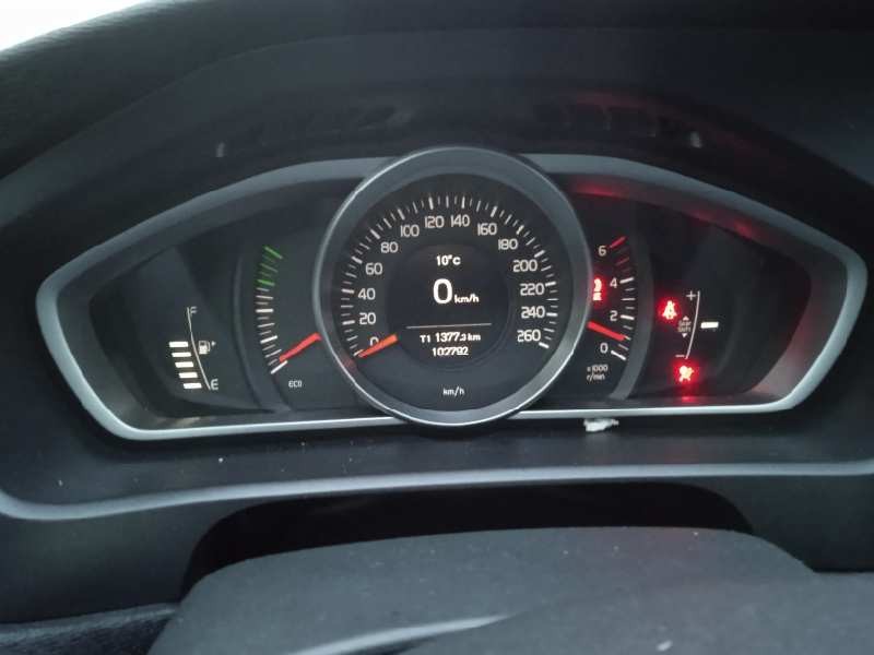 volvo v40 del año 2013