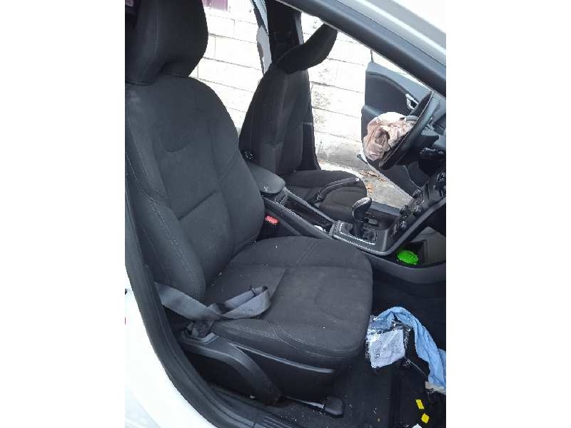 volvo v40 del año 2013