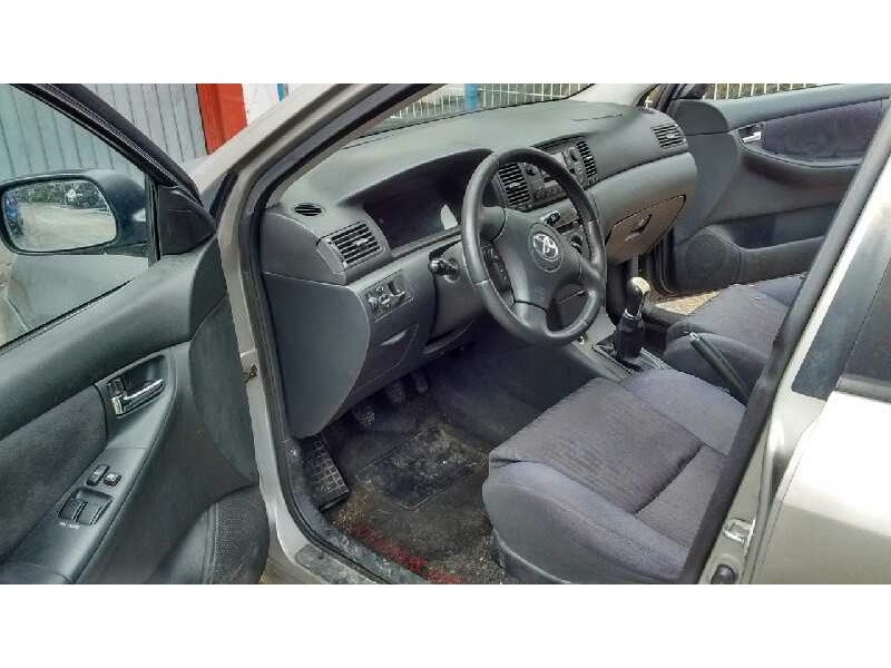 toyota corolla (e12) del año 2003