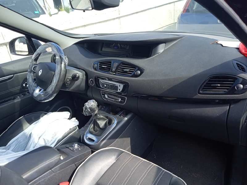 renault scenic iii del año 2012
