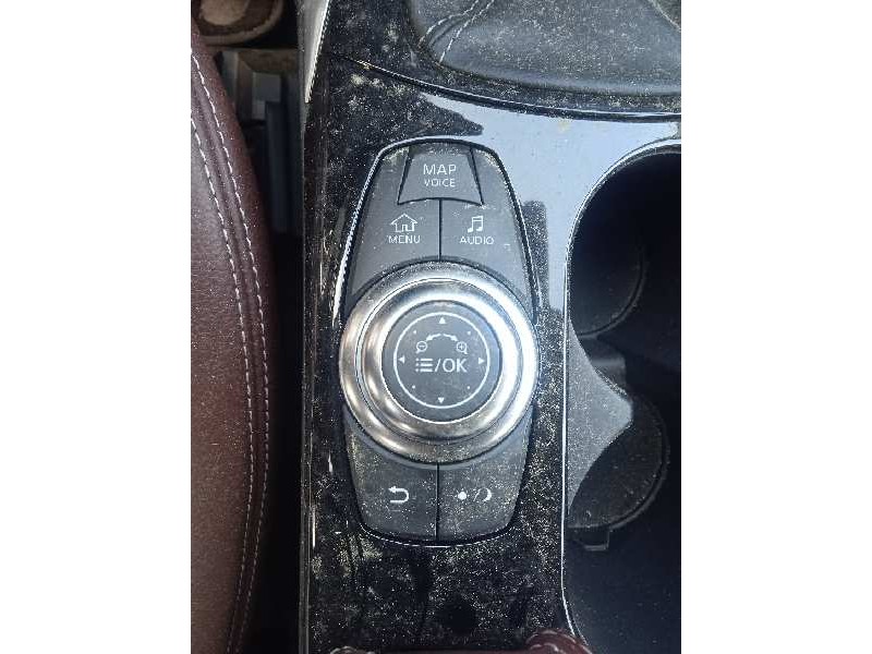 infiniti q30 del año 2016