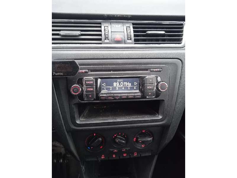 seat toledo (kg3) del año 2015