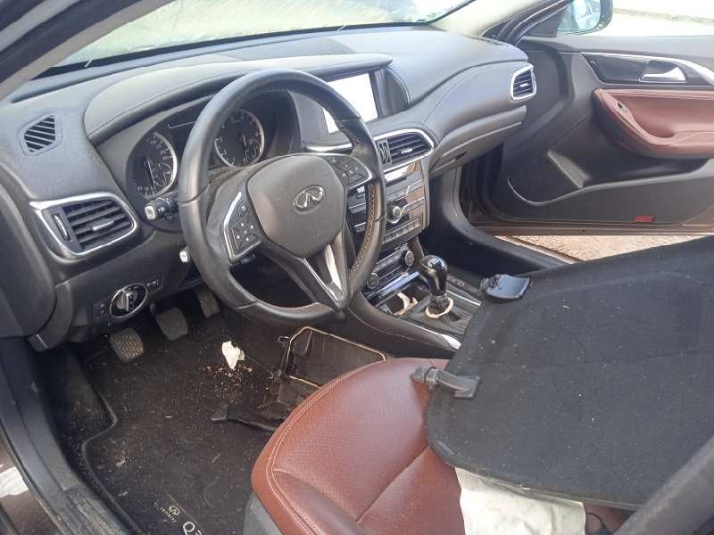 infiniti q30 del año 2016