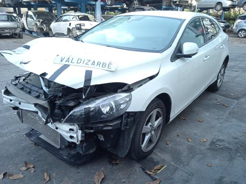 volvo v40 del año 2013