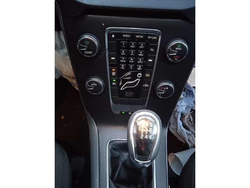 volvo v40 del año 2013