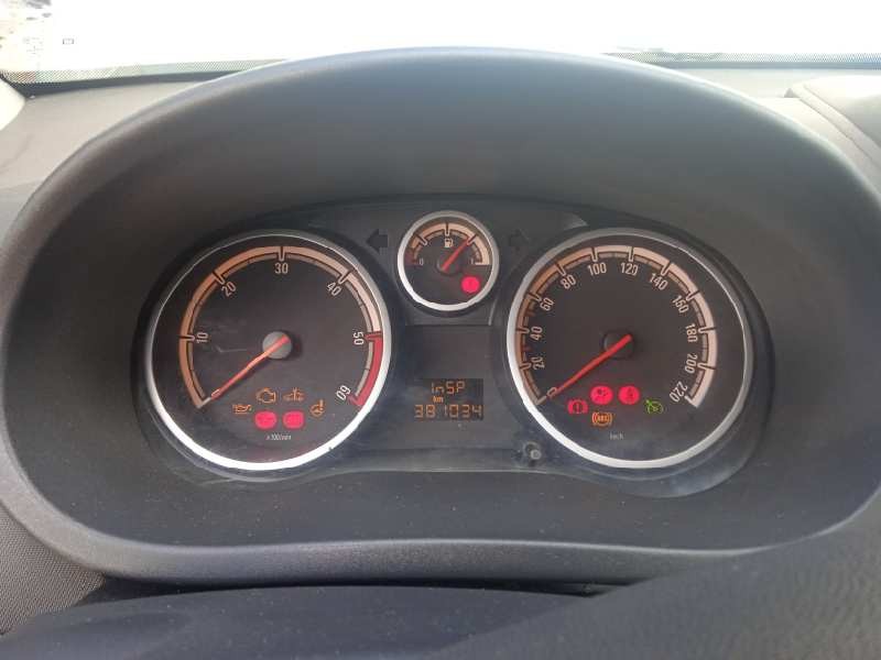 opel corsa d del año 2010