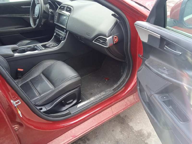 jaguar xe del año 2015