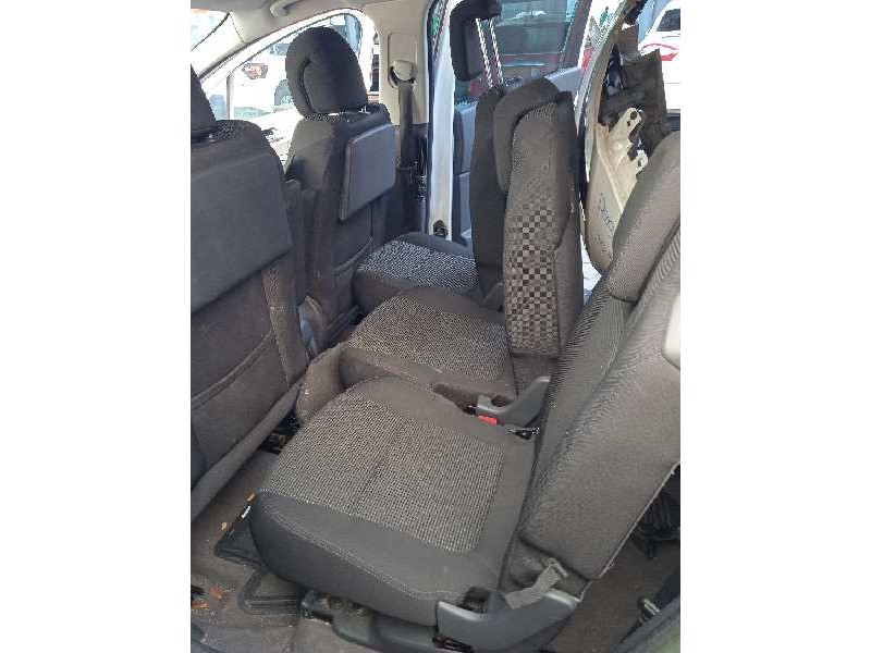 peugeot 5008 del año 2011