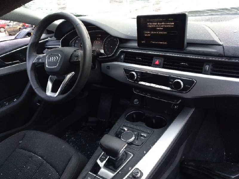 audi a4 berlina (8w2) del año 2016