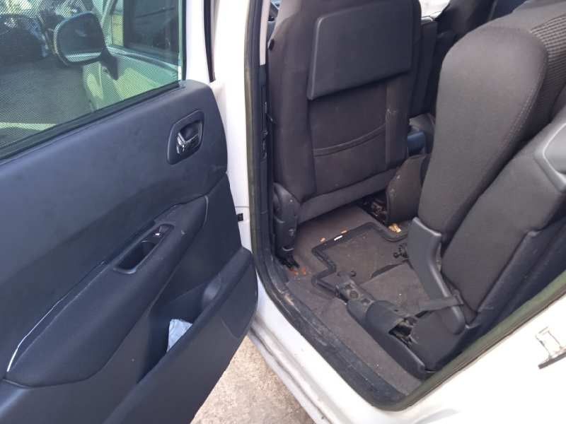 peugeot 5008 del año 2011