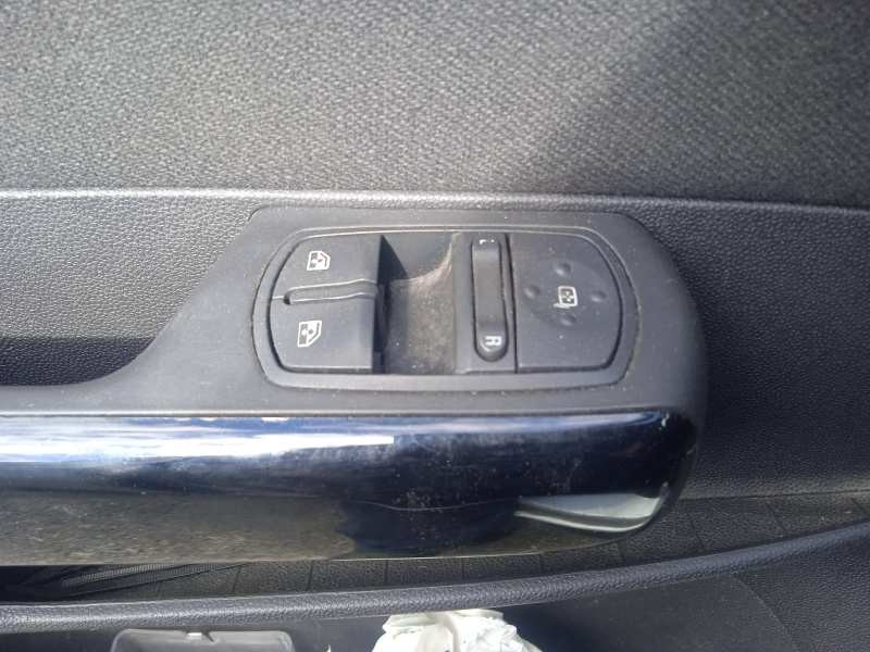 opel corsa d del año 2010