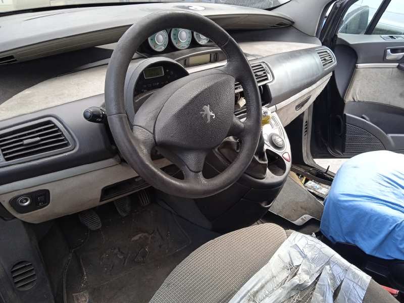 peugeot 807 del año 2005