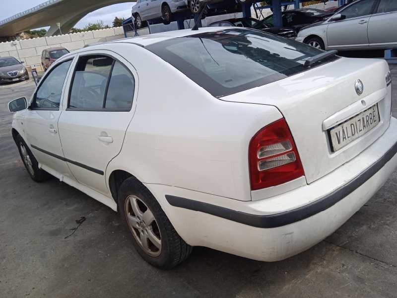 skoda octavia berlina (1u2) del año 2004