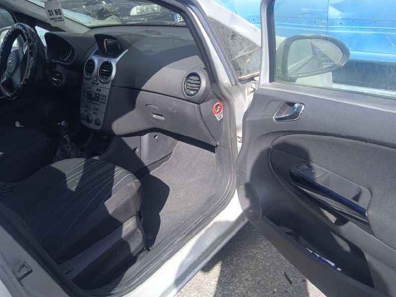 opel corsa d del año 2010
