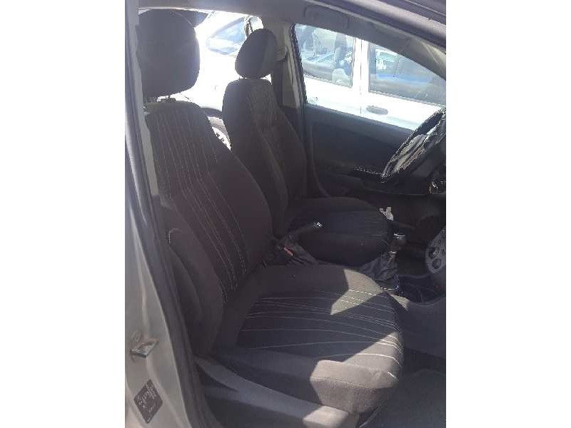 opel corsa d del año 2010