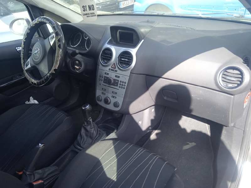 opel corsa d del año 2010