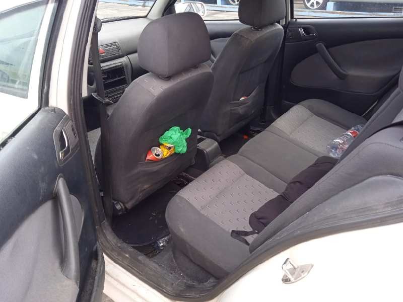 skoda octavia berlina (1u2) del año 2004