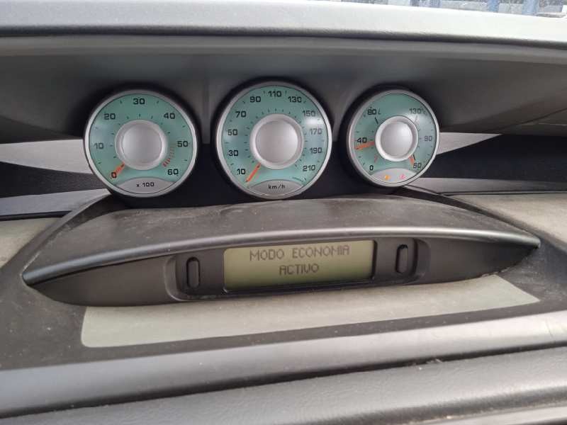 peugeot 807 del año 2005