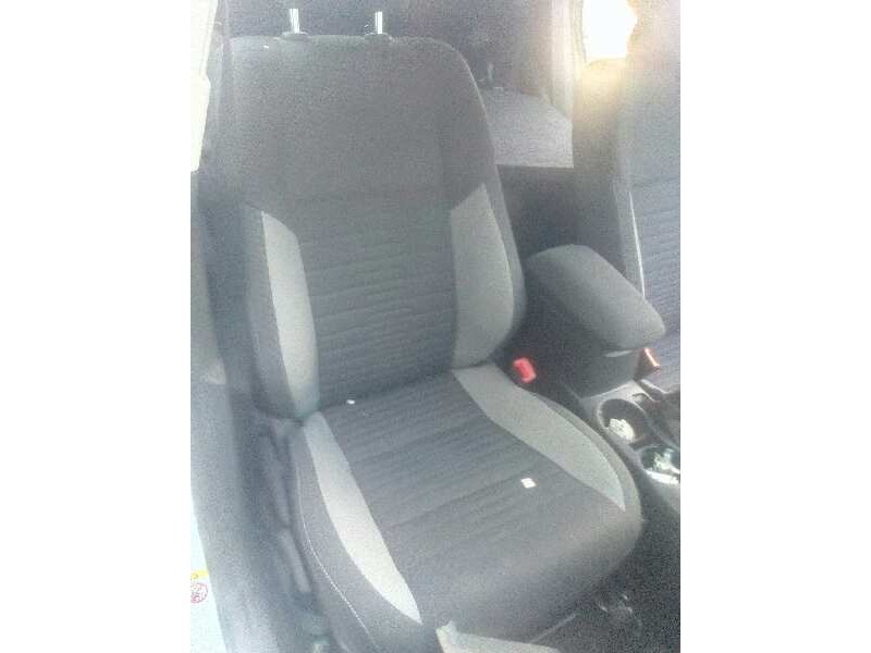 toyota auris del año 2016