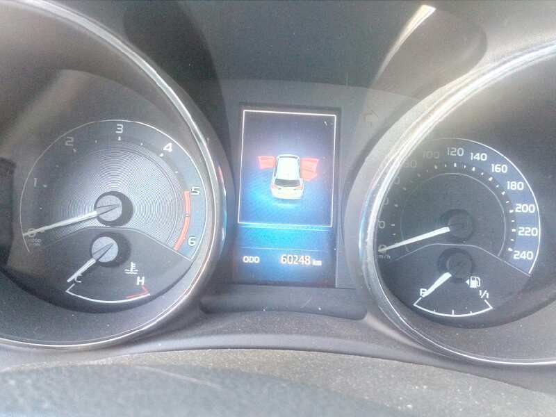 toyota auris del año 2016