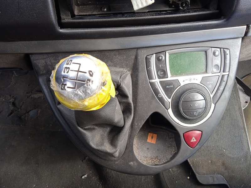 peugeot 807 del año 2005