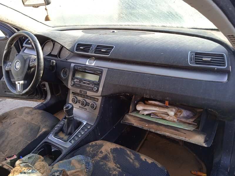 volkswagen passat variant (365) del año 2014