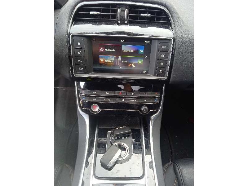 jaguar xe del año 2015