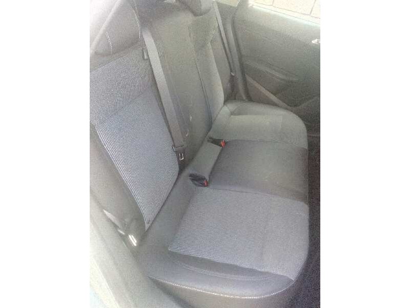 opel astra j gtc del año 2013