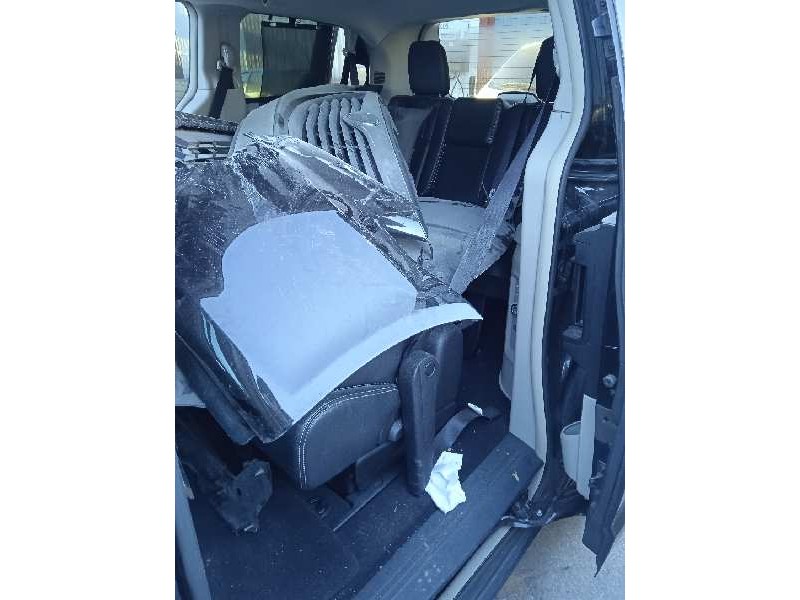 lancia voyager (404) del año 2012