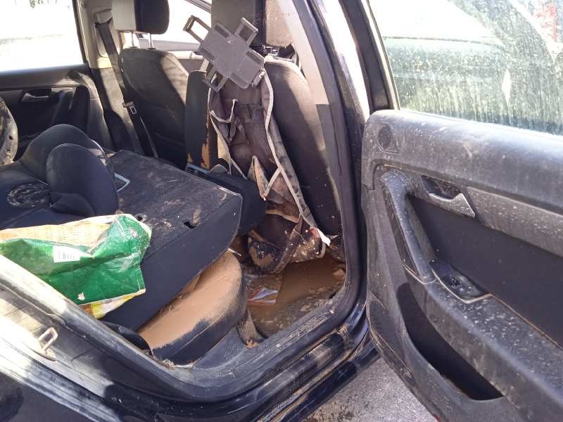 volkswagen passat variant (365) del año 2014