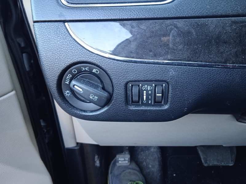 lancia voyager (404) del año 2012