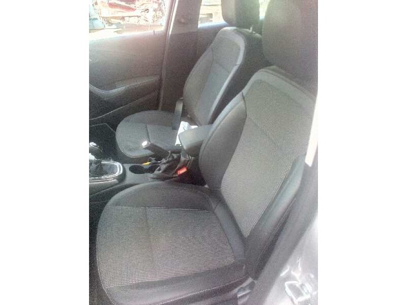 opel astra j gtc del año 2013