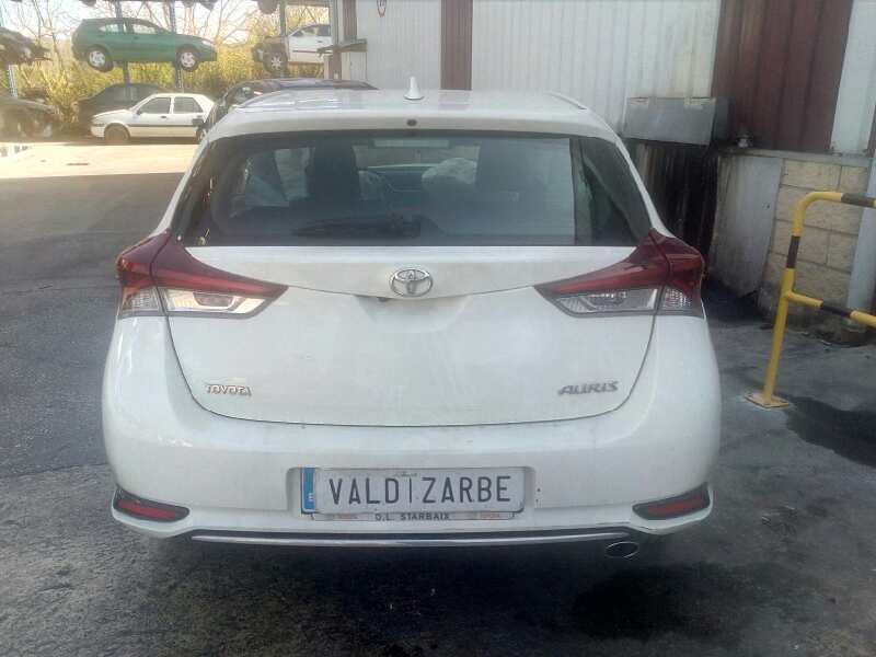 toyota auris del año 2016