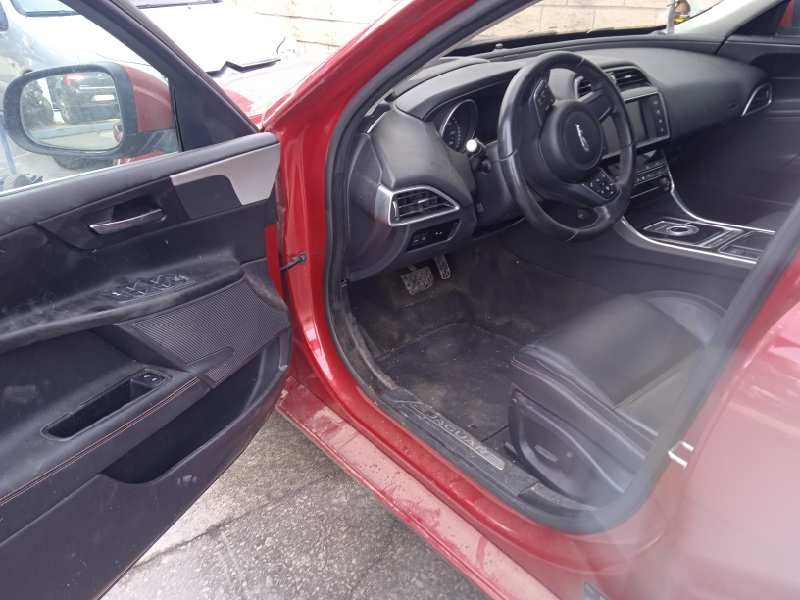 jaguar xe del año 2015