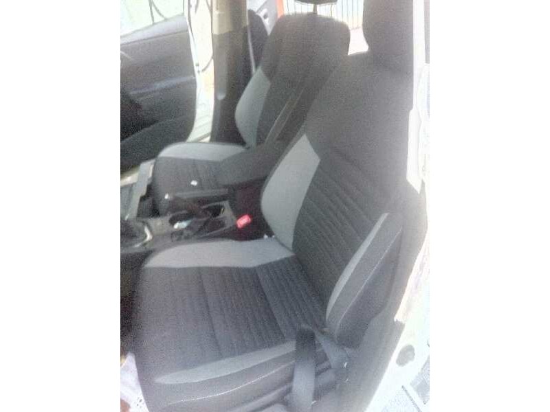 toyota auris del año 2016