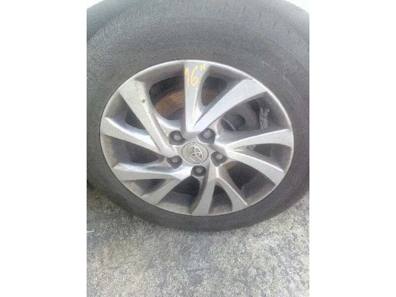 toyota auris del año 2016