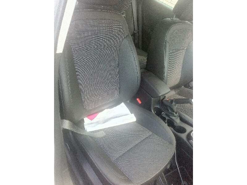 opel astra j gtc del año 2013