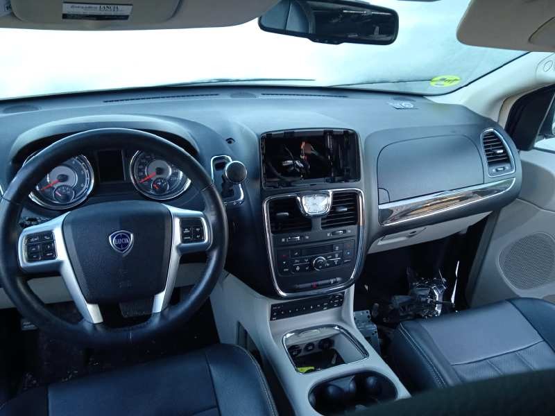 lancia voyager (404) del año 2012