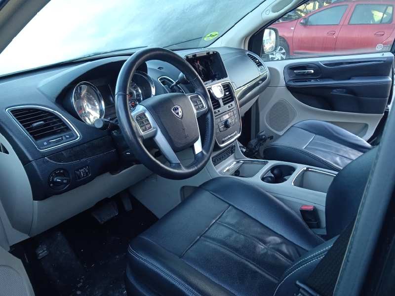 lancia voyager (404) del año 2012