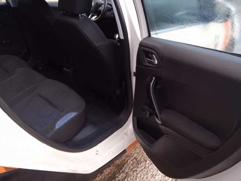 peugeot 208 del año 2013