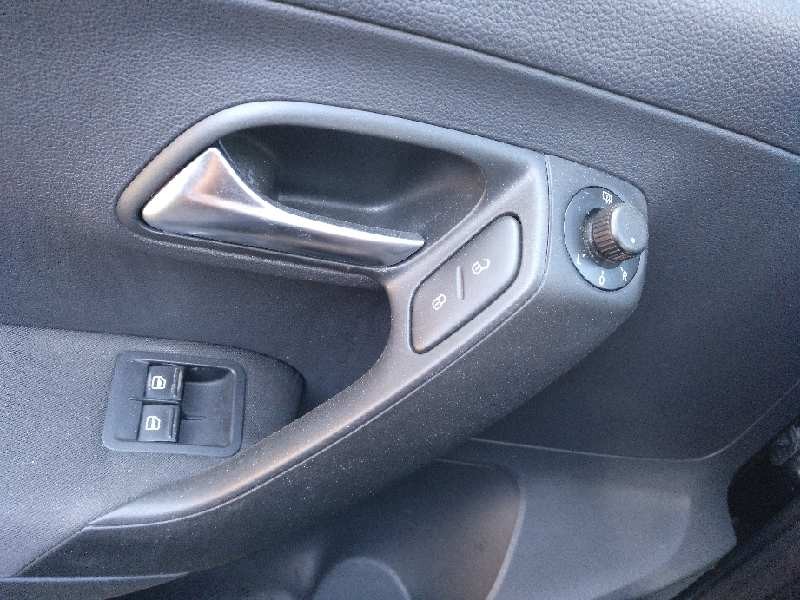 volkswagen polo (6r1) del año 2011