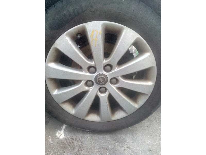 opel astra j gtc del año 2013