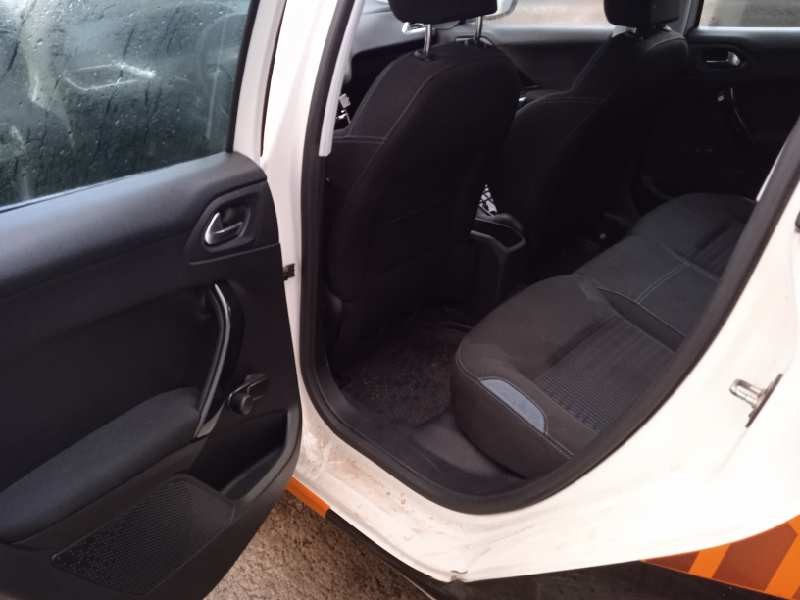 peugeot 208 del año 2013